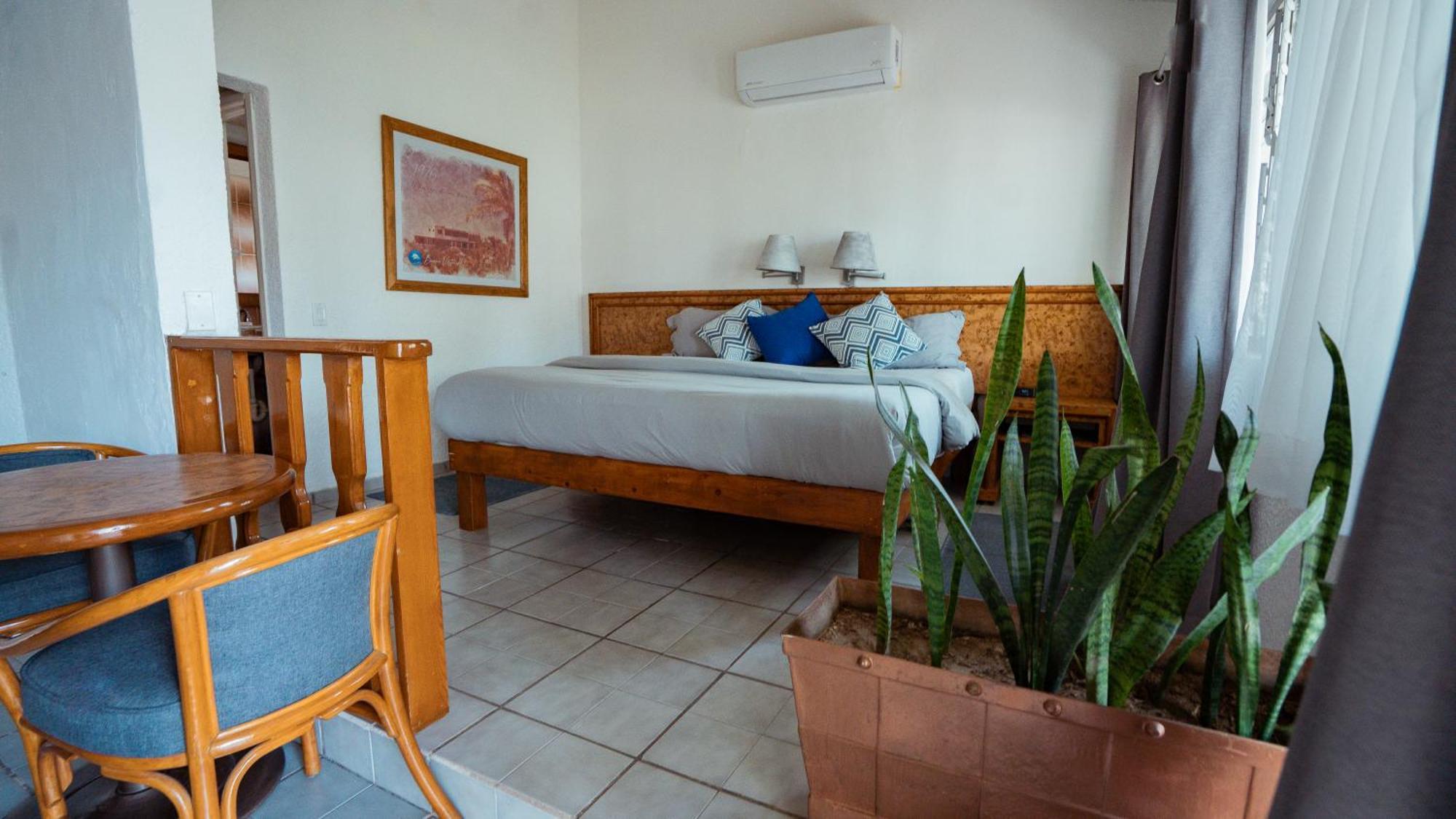 Buena Vista Oceanfront & Hot Springs Resort Buenavista  Bilik gambar
